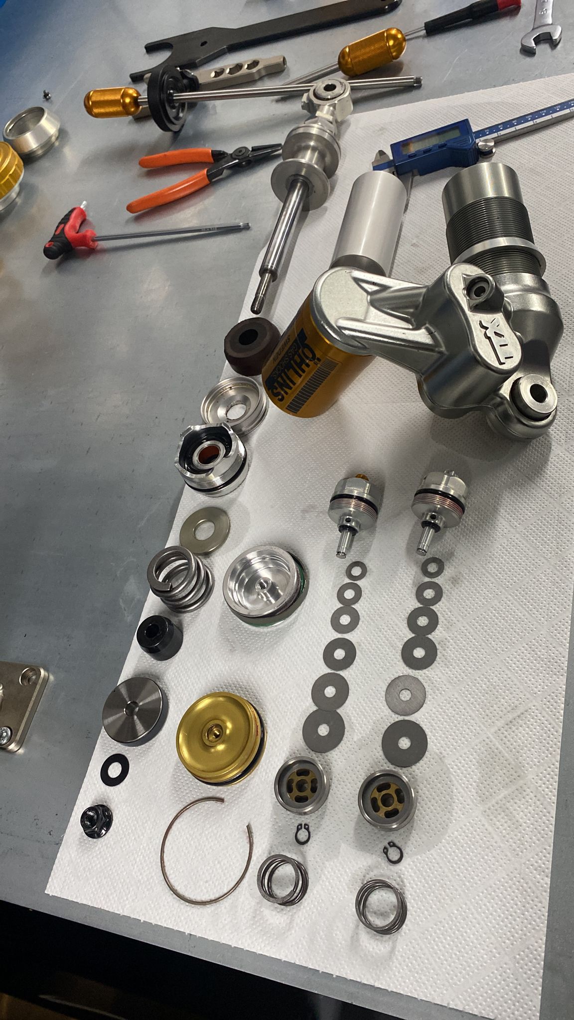 Mantenimiento completo amortiguador TTX Öhlins