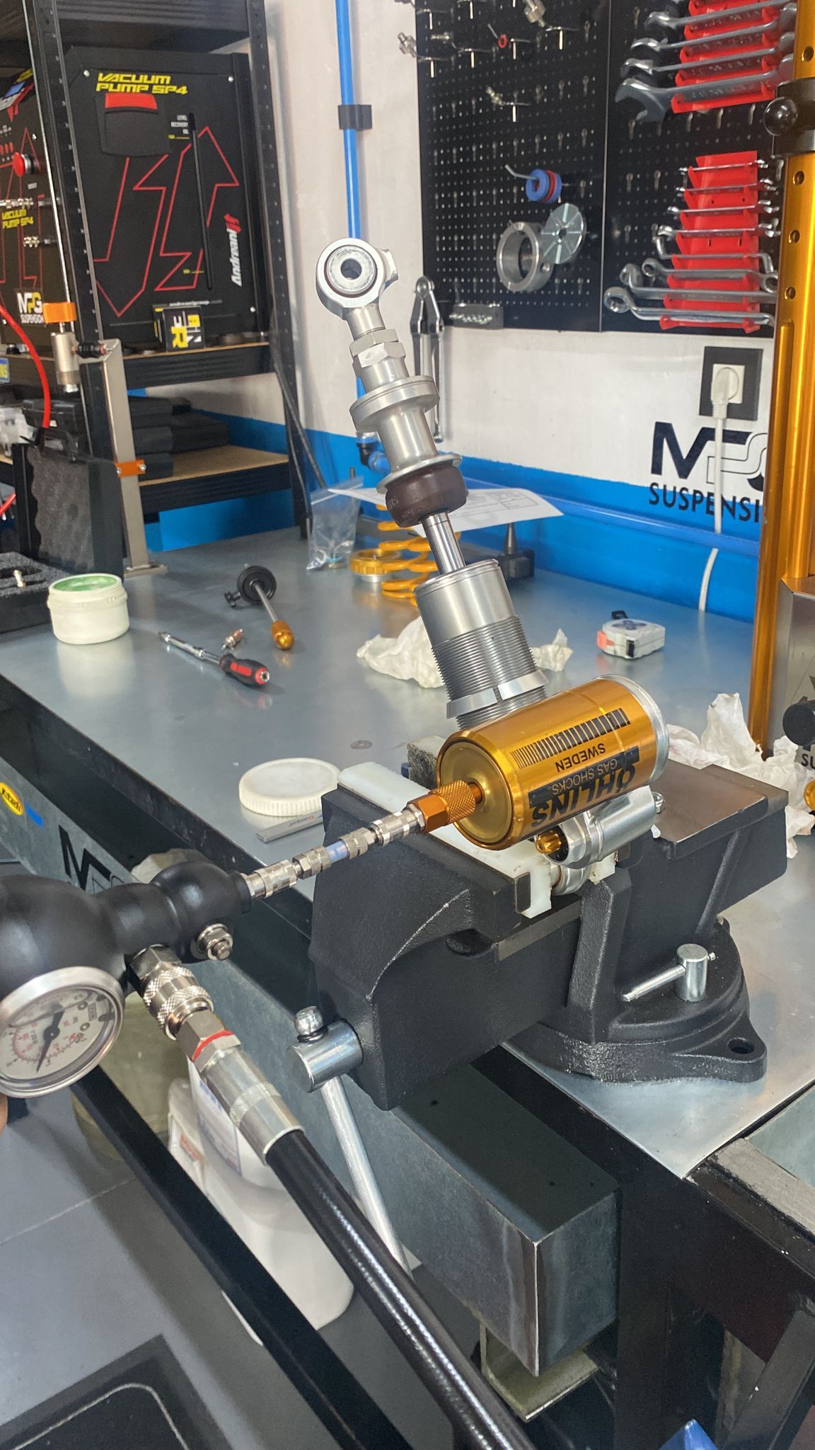 Mantenimiento completo amortiguador TTX Öhlins - Imagen 2
