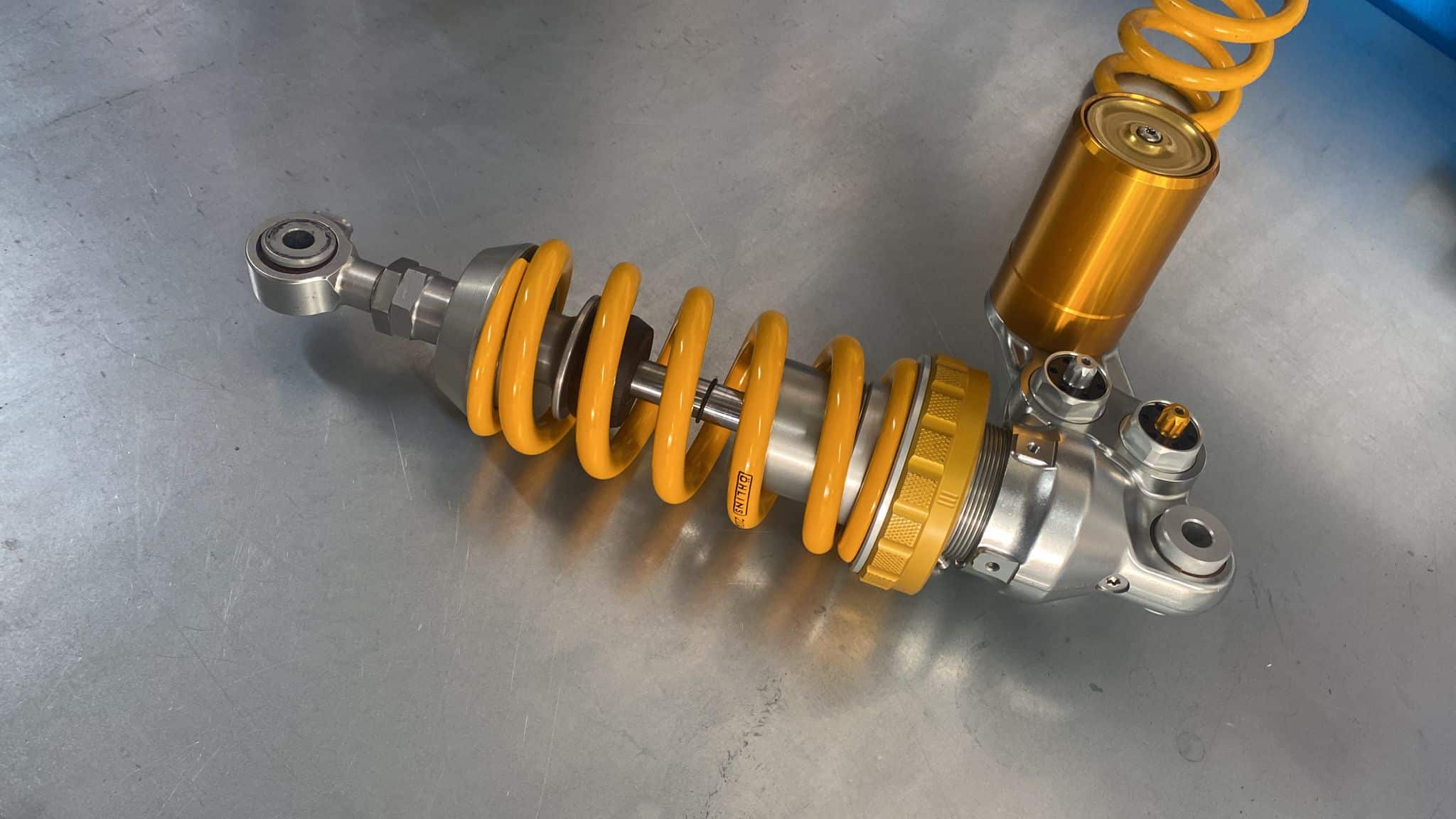 Mantenimiento completo amortiguador TTX Öhlins - Imagen 4