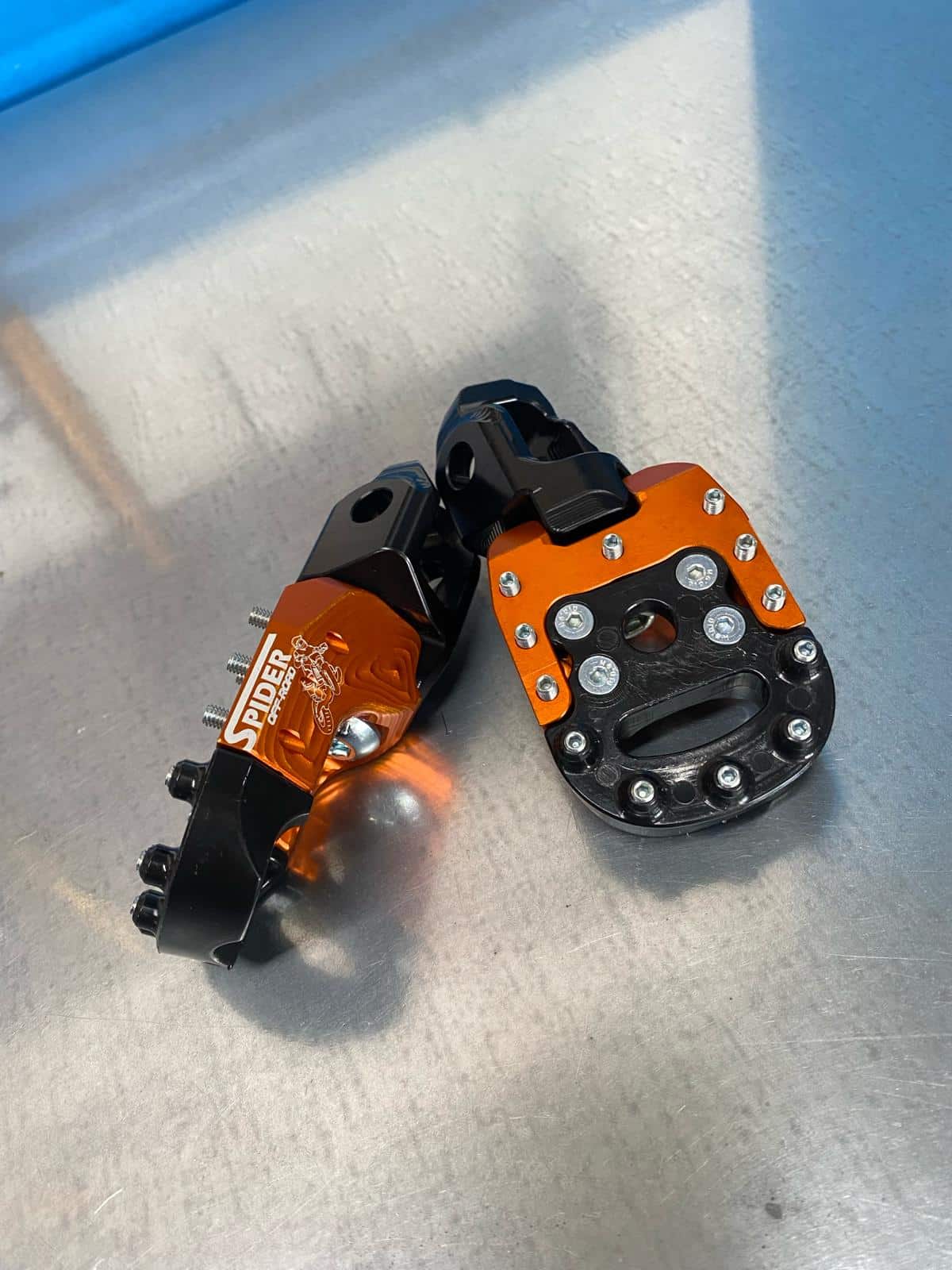 Estriberas especificas para Supermotard